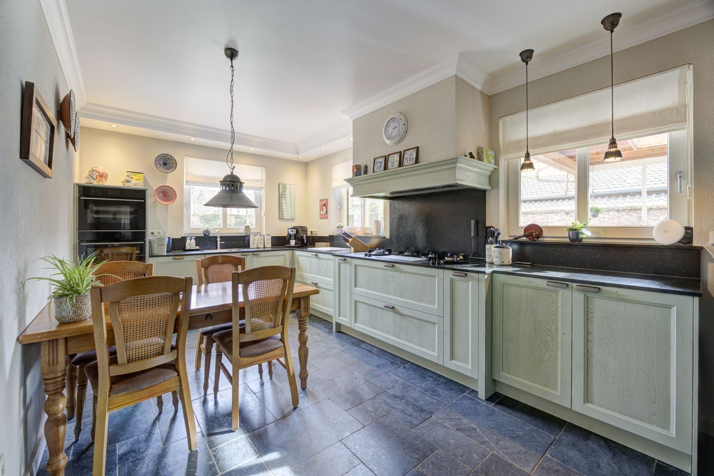 Photo 14 of Onze Lieve Vrouwestraat 120