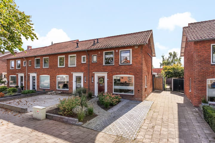 Hoekwoning te koop: Dr. Kuijperstraat 15, Oldenzaal