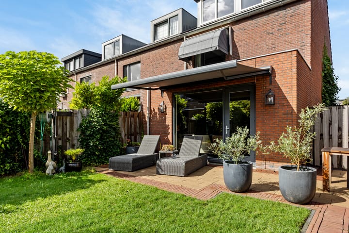 Hoekwoning te koop: Willem Hanegraaflaan 11, 'S-Gravenhage