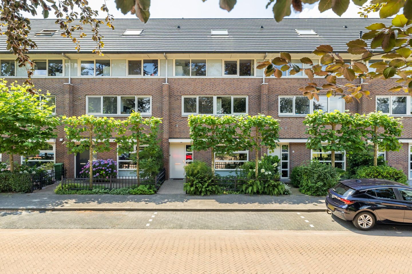 Foto 1 van Valkenlaar 31