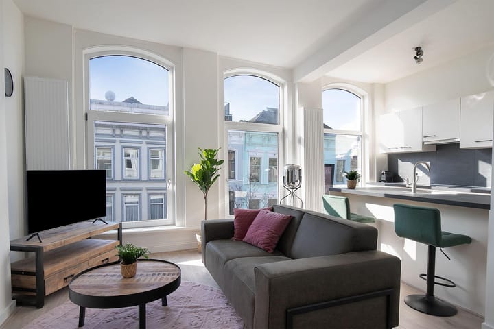 Appartement te huur: Van Oldenbarneveltstraat 135B02, Rotterdam