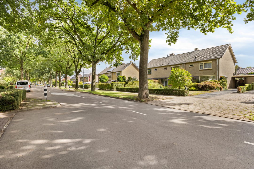 Photo 62 of Burgemeester van Dorth tot Medlerstraat 27-A