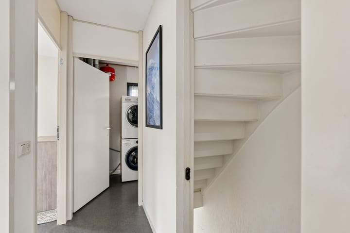Tussenwoning te koop: Hazelaar 28, Zeewolde