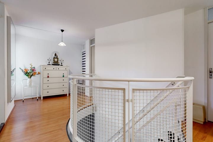 Tussenwoning te koop: Marga Klompéstraat 34, Leiden