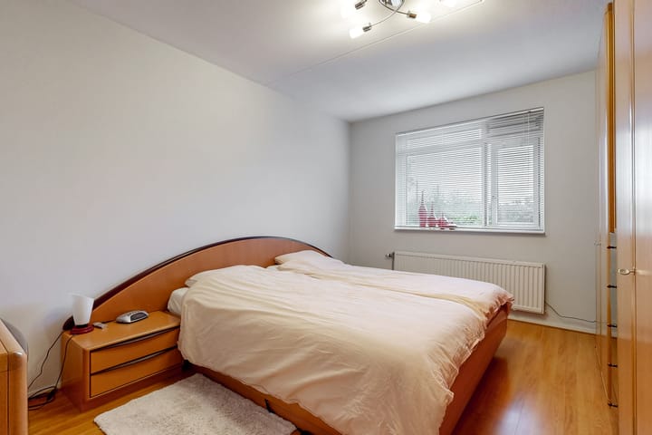 Tussenwoning te koop: Marga Klompéstraat 34, Leiden