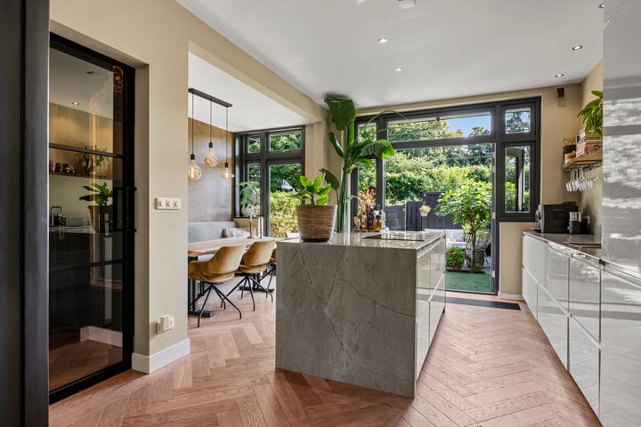 Tussenwoning te koop: Kamerlingh Onnesstraat 45, Haarlem