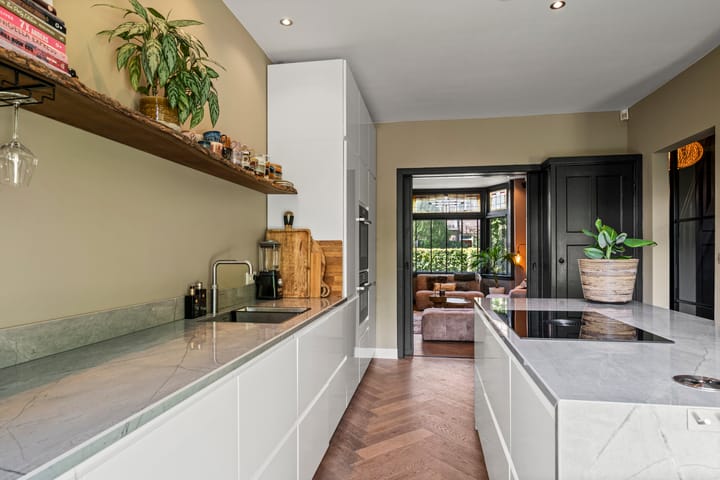 Tussenwoning te koop: Kamerlingh Onnesstraat 45, Haarlem