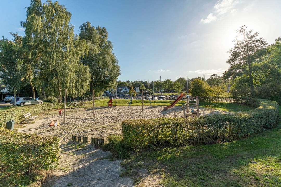 Foto 32 van Wijkplaats 44-C