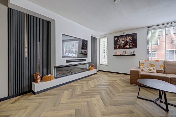 Tussenwoning te koop: Platte Driedijk 63, Hoogvliet Rotterdam