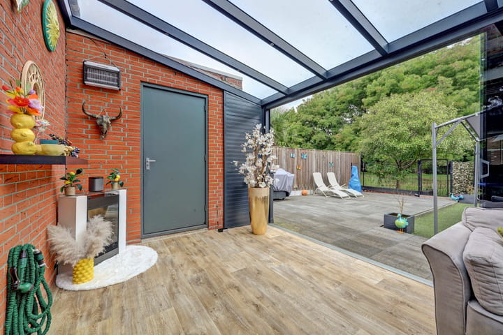 Tussenwoning te koop: Platte Driedijk 63, Hoogvliet Rotterdam