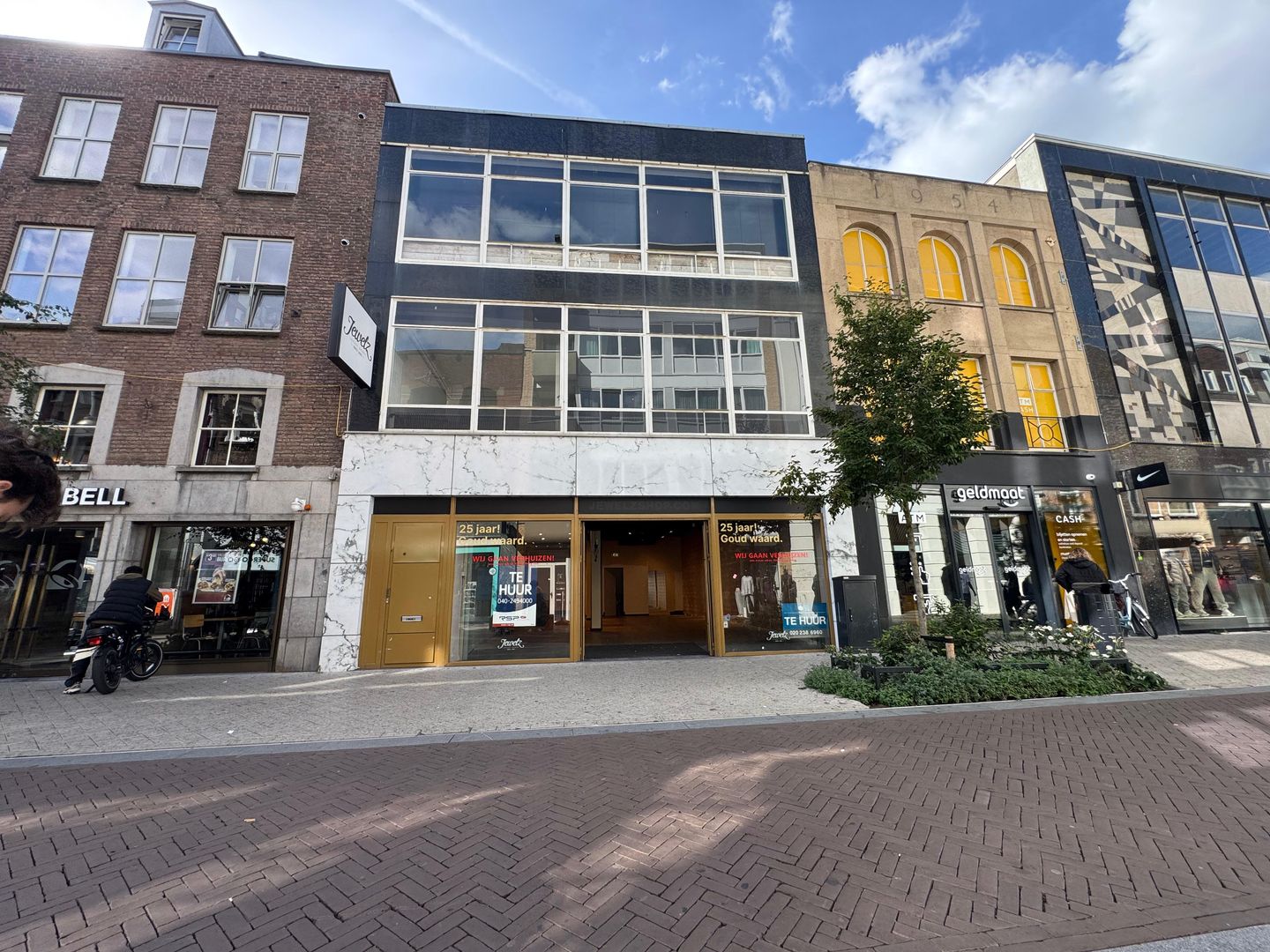 View photo 1 of Rechtestraat 60