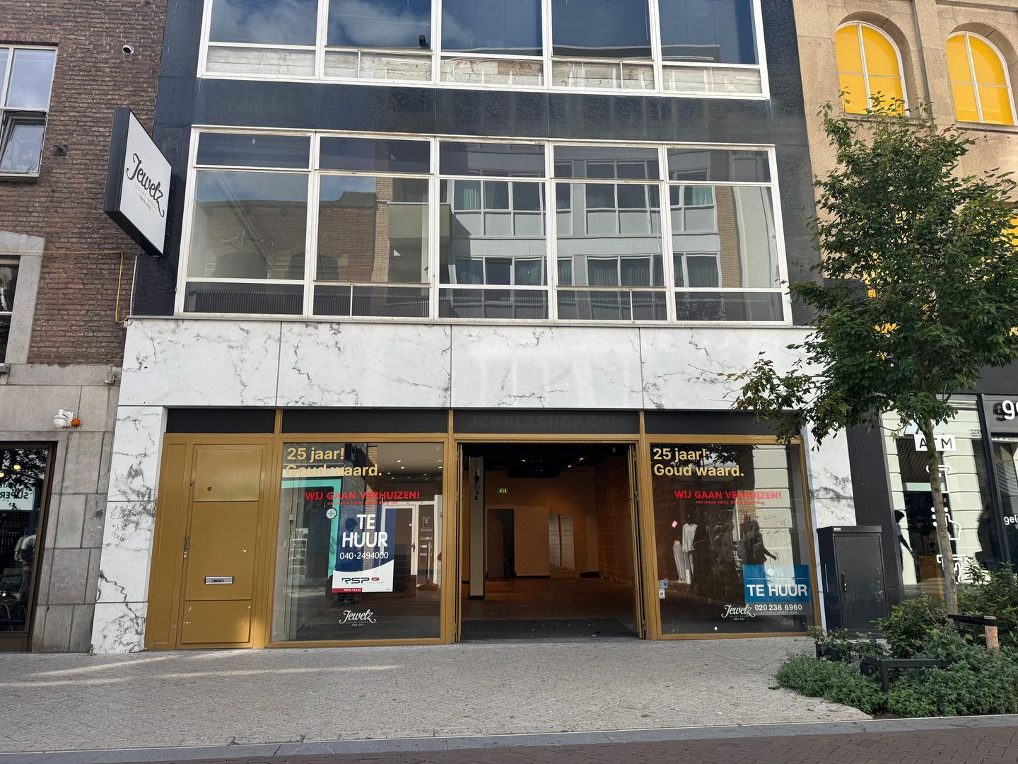 View photo 2 of Rechtestraat 60
