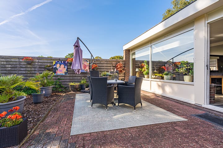 Vrijstaande woning te koop: Dorpsstraat 135, Vriescheloo
