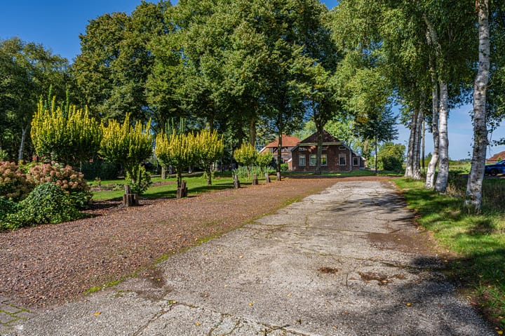 Vrijstaande woning te koop: Dorpsstraat 135, Vriescheloo