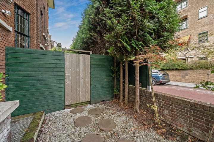 Hoekwoning te koop: Van Alkemadelaan 348, 'S-Gravenhage