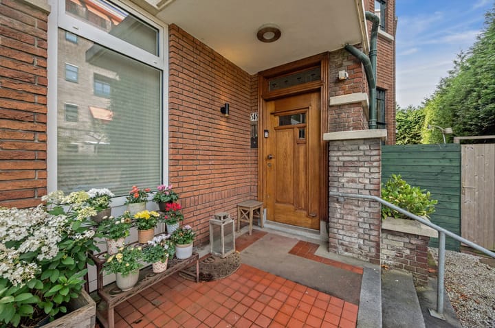 Hoekwoning te koop: Van Alkemadelaan 348, 'S-Gravenhage