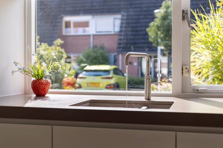 Tussenwoning te koop: Hyacintenveld 47, Bergen Op Zoom