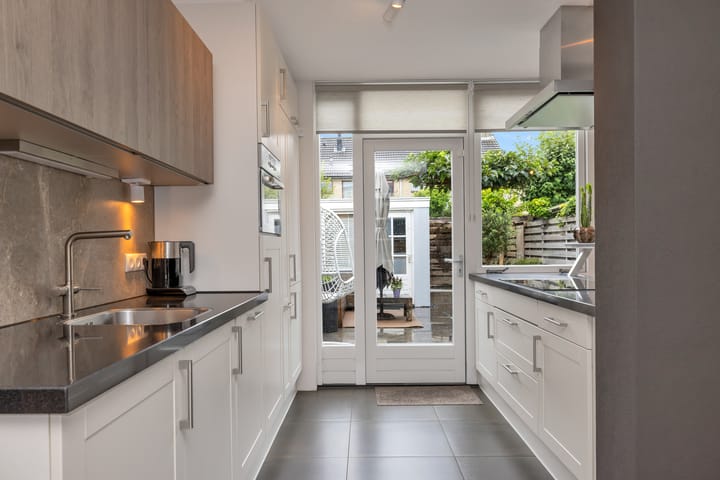 Tussenwoning te koop: Notenhof 16, Schagen