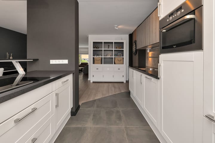 Tussenwoning te koop: Notenhof 16, Schagen