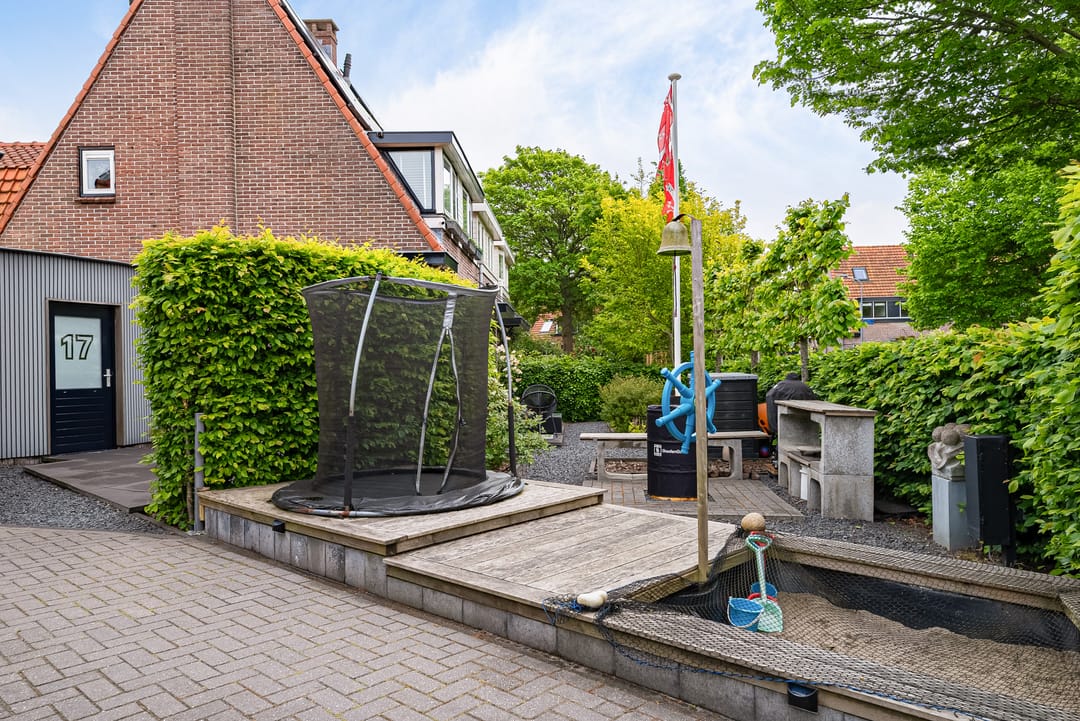 Photo 41 of Tuindorpweg 17