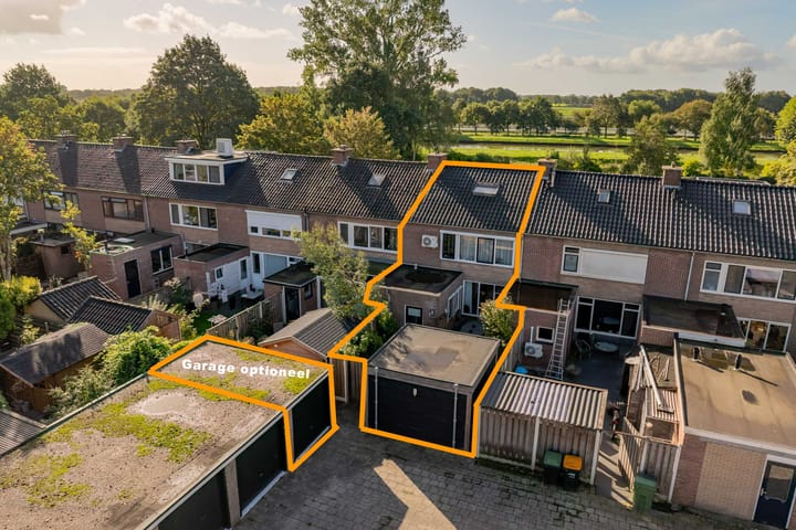 Tussenwoning te koop: Seringenlaan 101, Hoogeveen