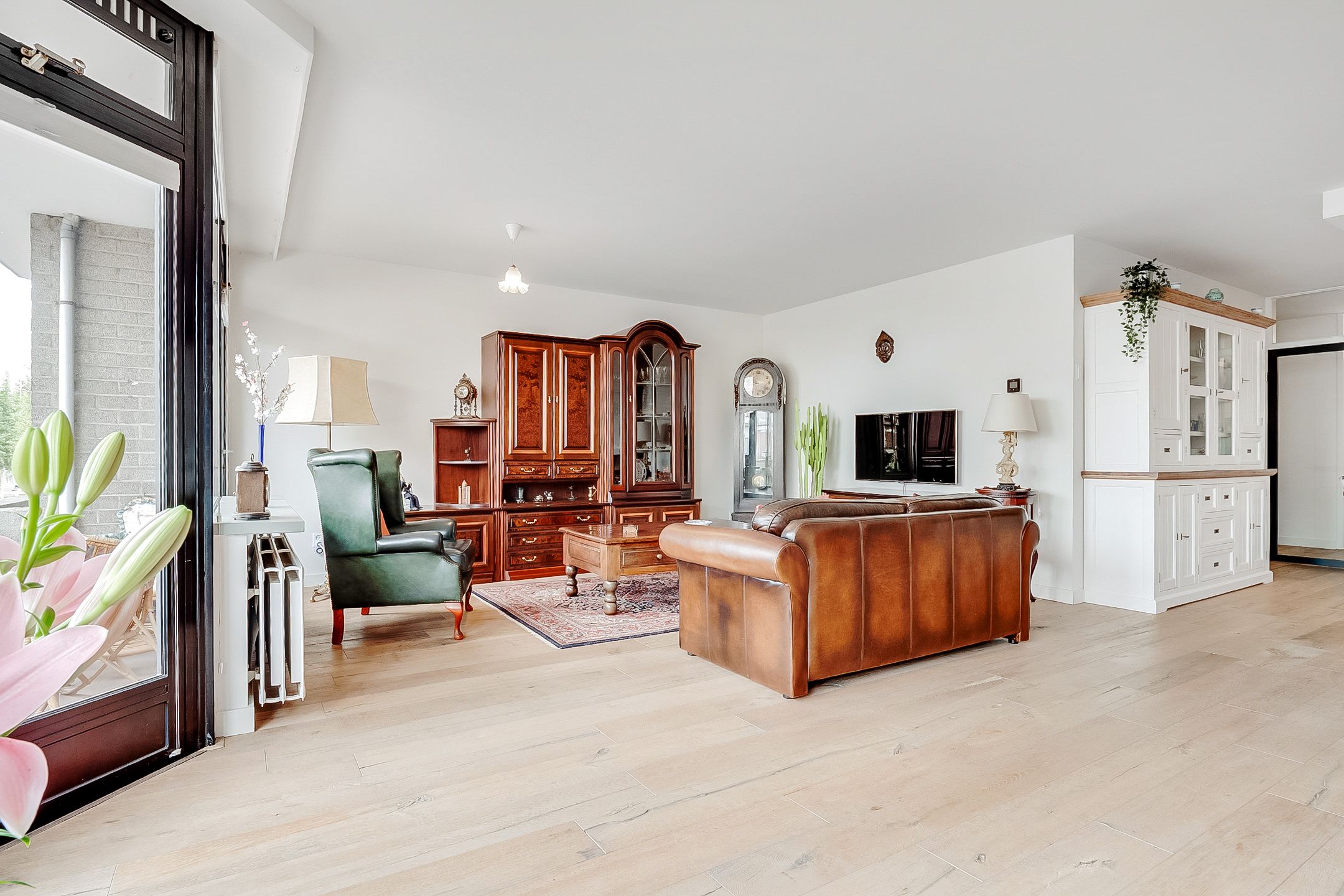 Photo 9 of van Weedestraat 77