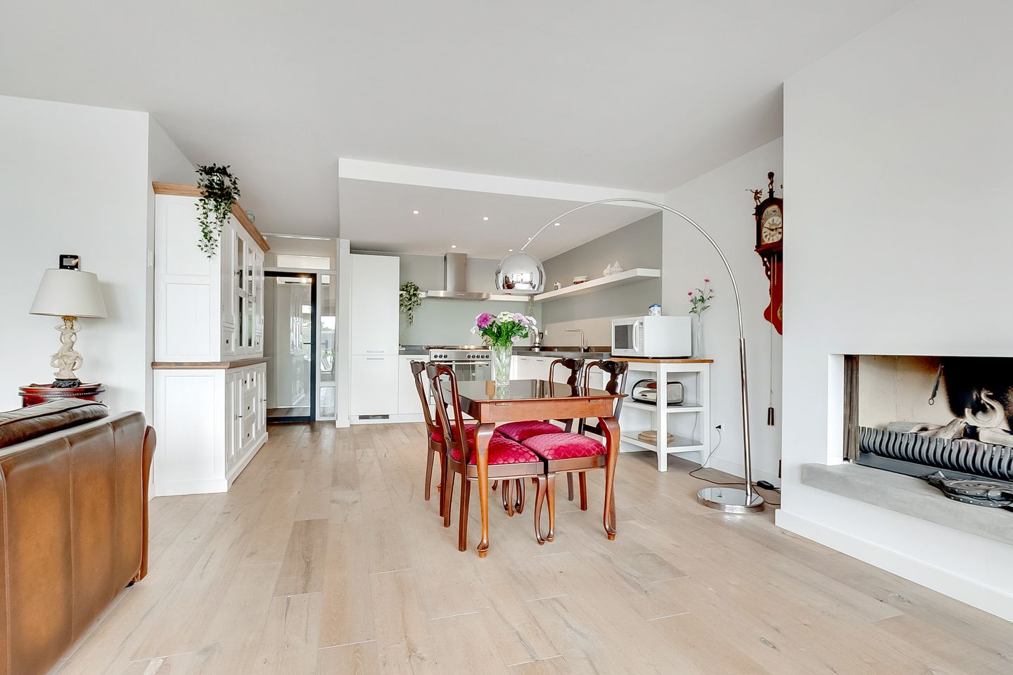 Photo 10 of van Weedestraat 77