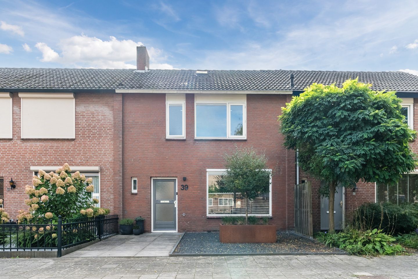 Photo 1 of Dokter A.Hoynck van Papendrechtstraat 39