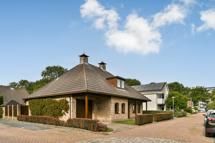 Vrijstaande woning te koop: Cederlaan 13, Dordrecht