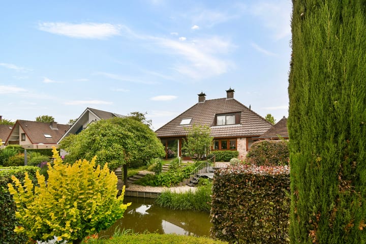 Vrijstaande woning te koop: Cederlaan 13, Dordrecht