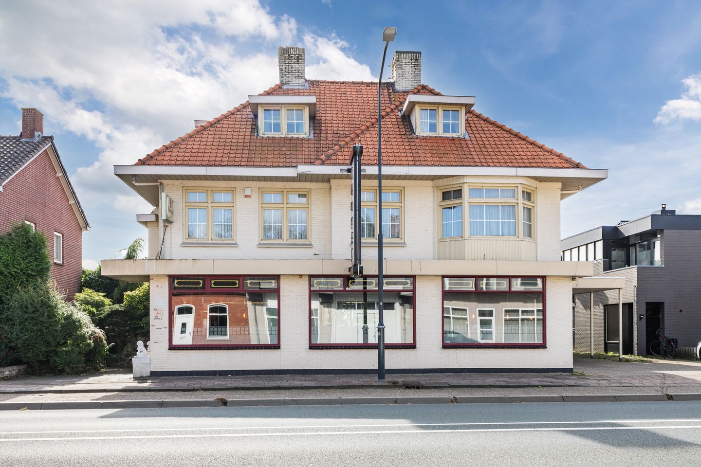 Bekijk foto 1 van Wilhelminalaan 16