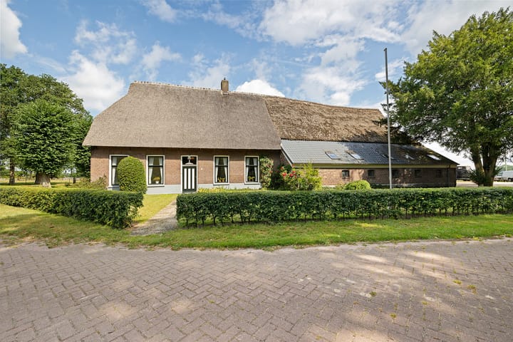 Vrijstaande woning te koop: Burg de Kockstraat 15, Oosterhesselen