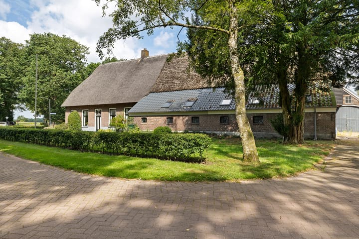 Vrijstaande woning te koop: Burg de Kockstraat 15, Oosterhesselen
