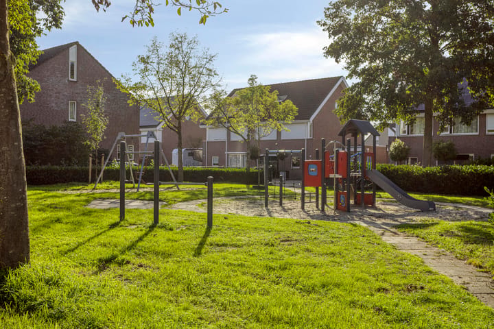 Tussenwoning te koop: Kruiningenstraat 100, Tilburg
