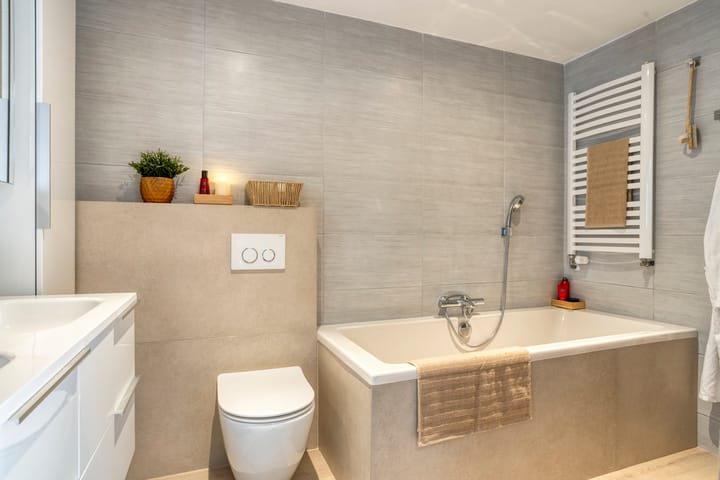 Tussenwoning te koop: Kruiningenstraat 100, Tilburg