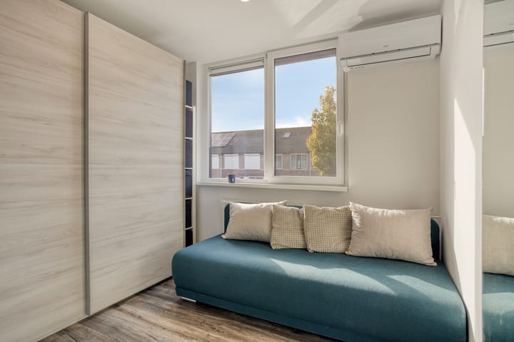 Tussenwoning te koop: Kruiningenstraat 100, Tilburg