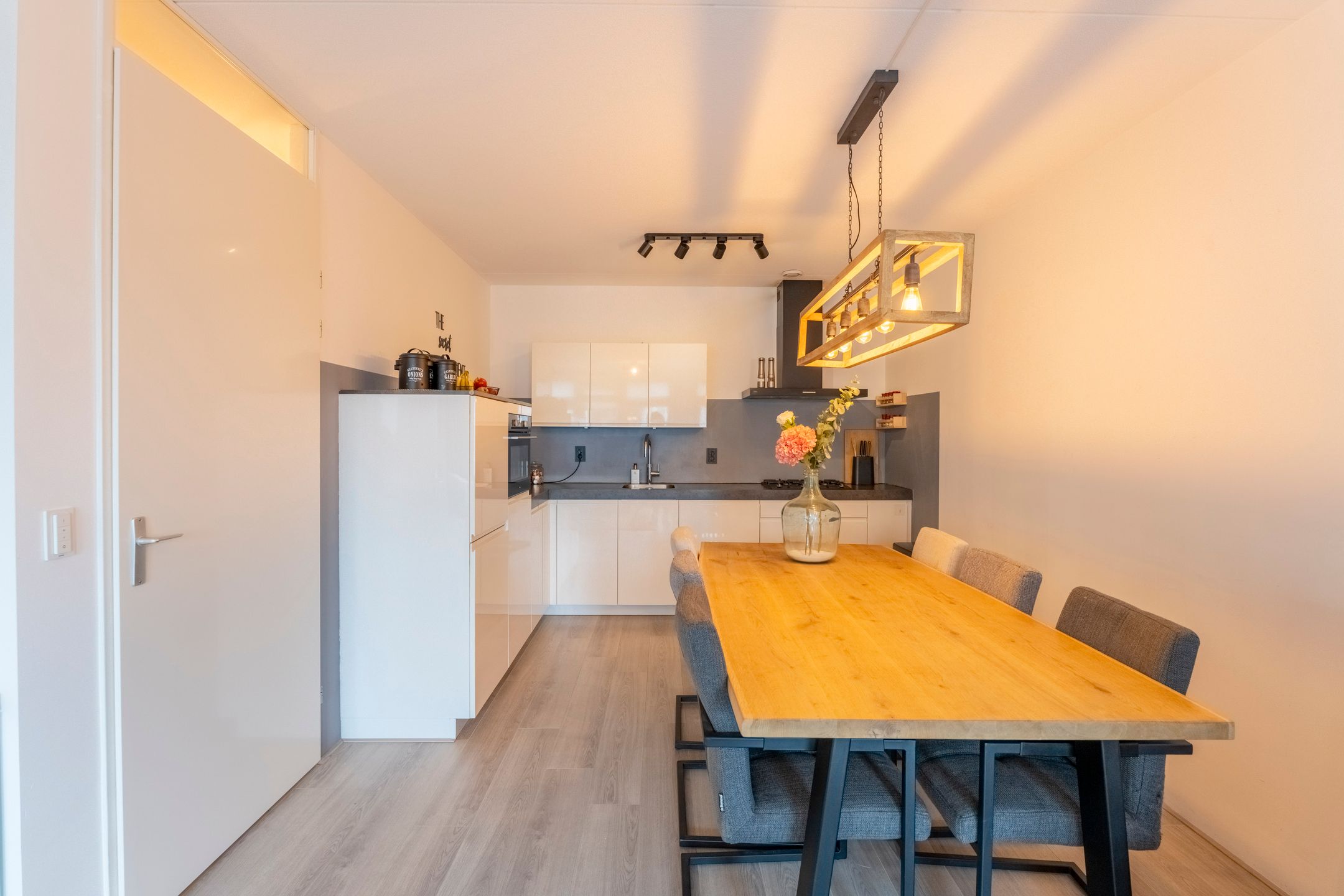 Photo 9 of De Klok 542