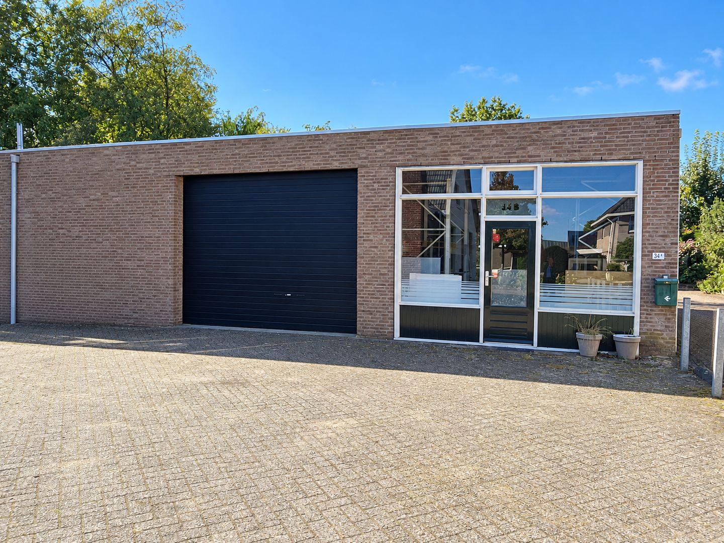 Bekijk foto 1 van Beatrixstraat 34-b