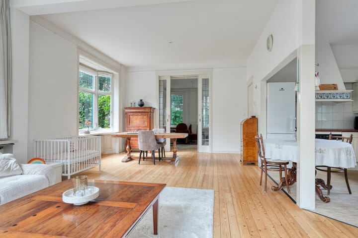 Vrijstaande woning te koop: Generaal Van Heutszlaan 14, Apeldoorn