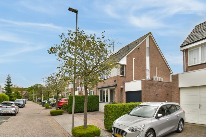 Twee-onder-één-kap te koop: Molen 't Hert 23, Rhoon