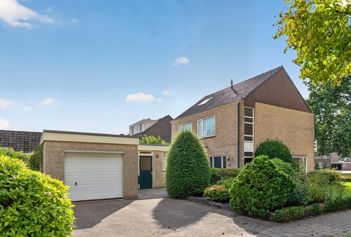 Vrijstaande woning te koop: Lifgerusstraat 9, Raalte