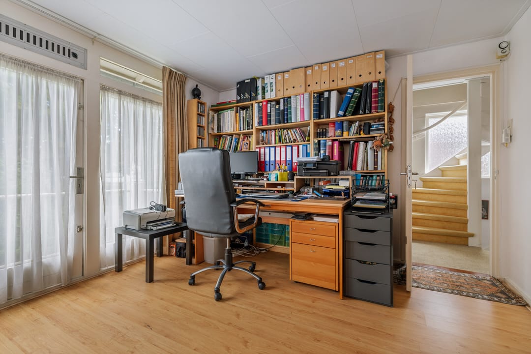 Photo 38 of Van Oldenielstraat 7