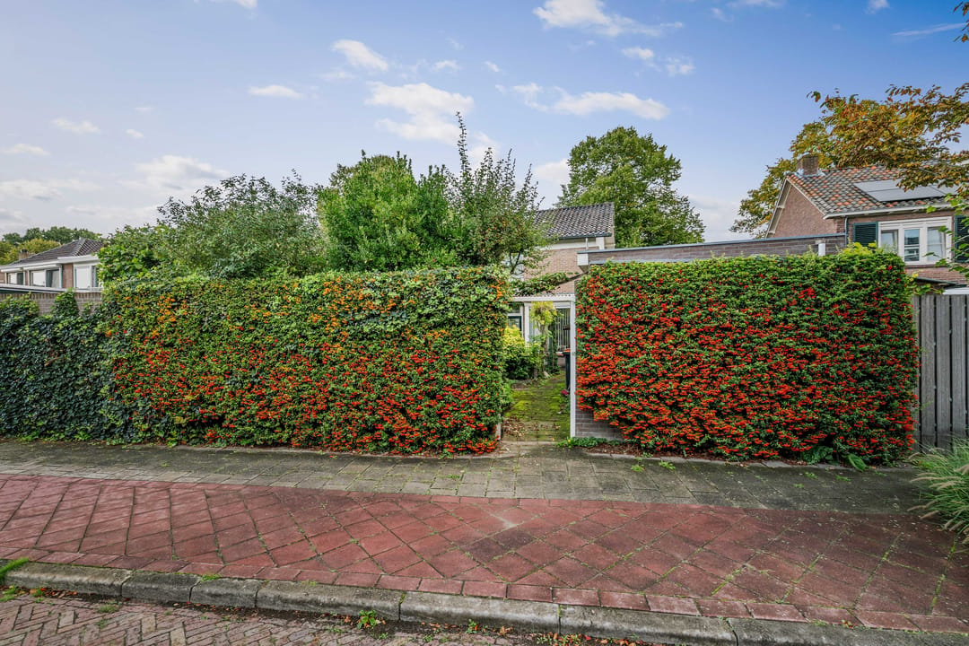 Photo 13 of Van Oldenielstraat 7