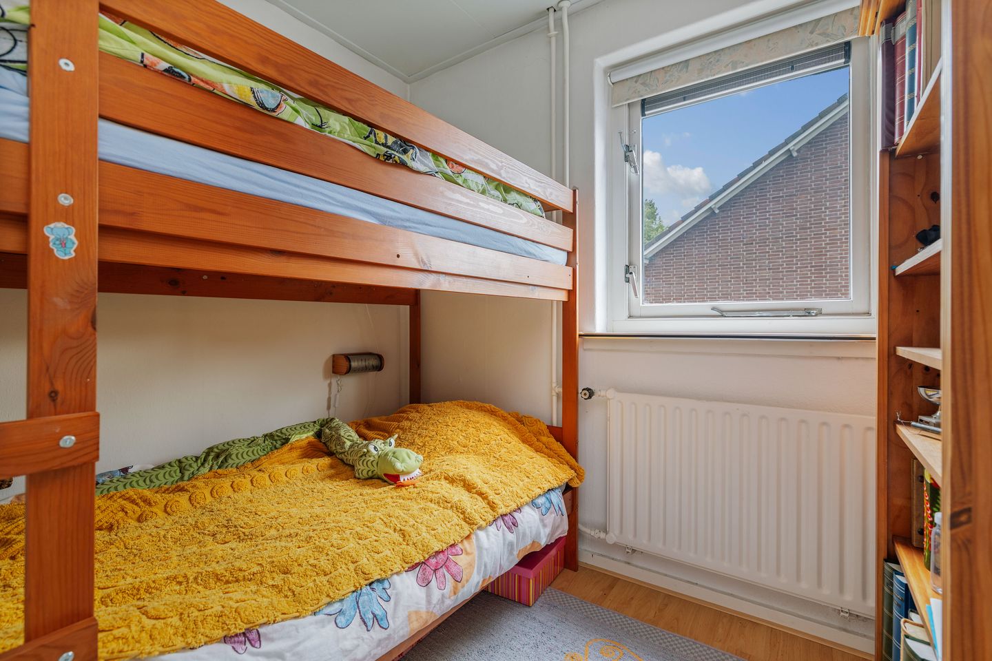 Photo 40 of Van Oldenielstraat 7