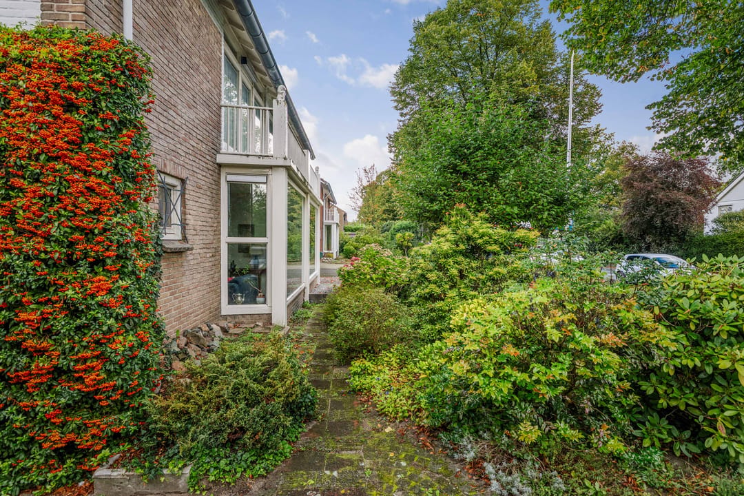 Photo 17 of Van Oldenielstraat 7