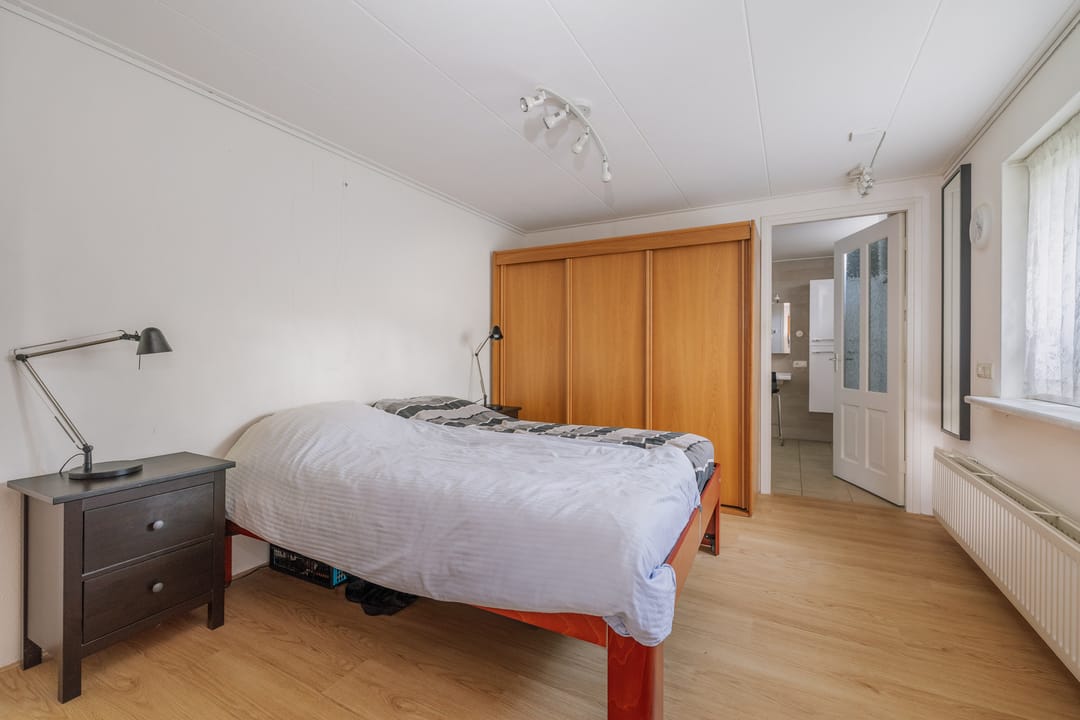 Photo 28 of Van Oldenielstraat 7