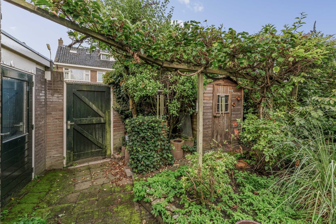 Photo 8 of Van Oldenielstraat 7