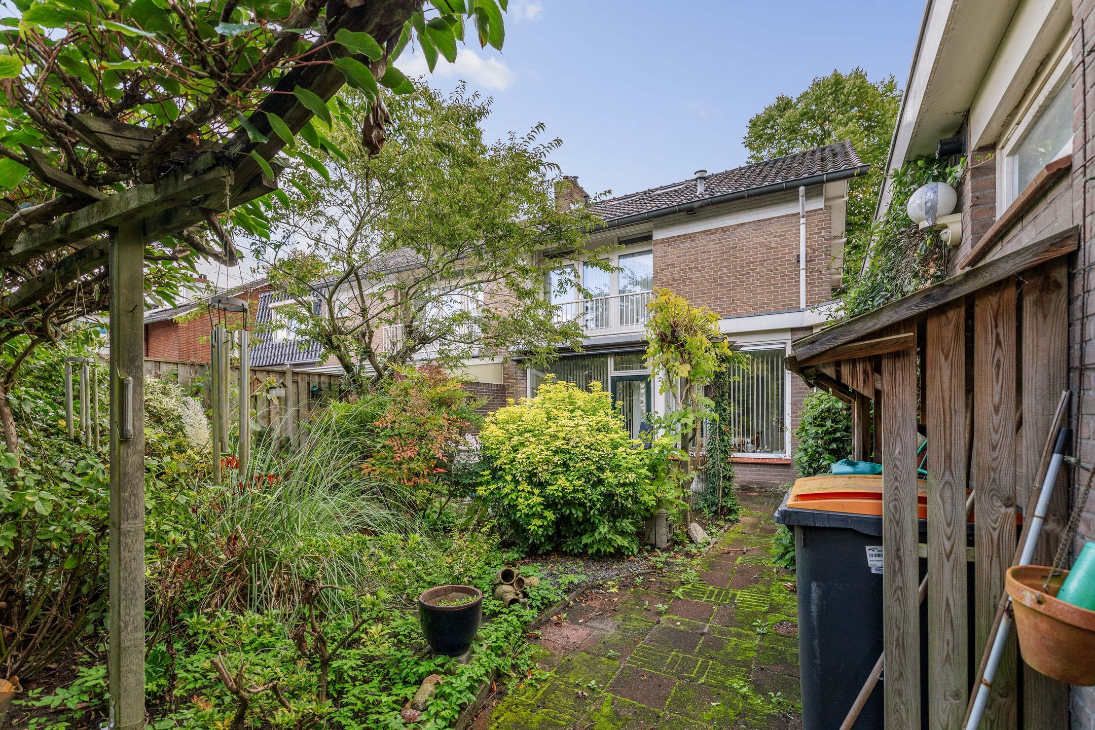 Photo 9 of Van Oldenielstraat 7