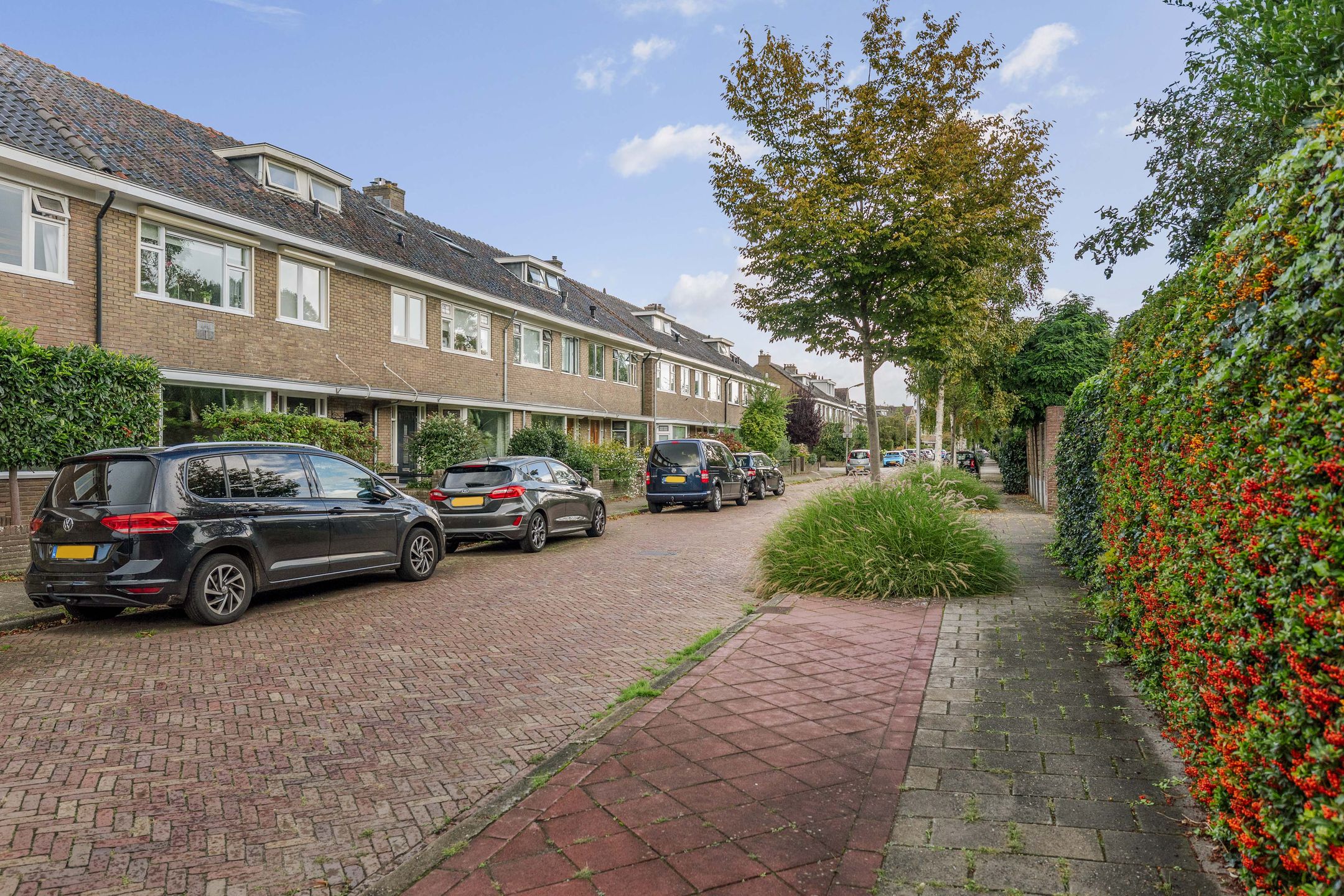 Photo 12 of Van Oldenielstraat 7