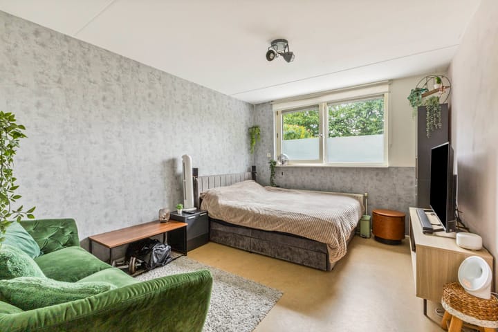 Twee-onder-één-kap te koop: Kleefkruid 16, Venray